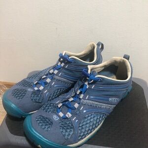 KEEN Madison Low CNX Women’s navy Blue Hiking Shoes Size 9